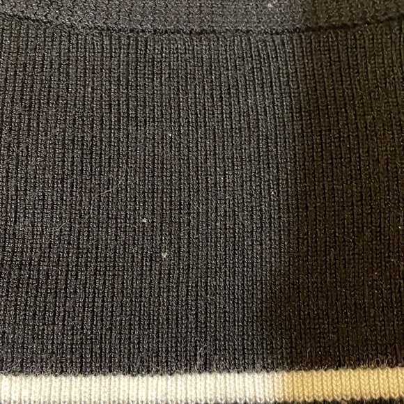 White House Black Market‎ Top - Picture 3 of 6